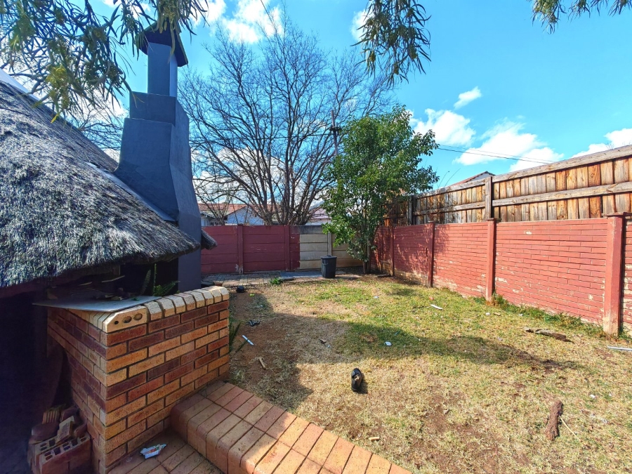 5 Bedroom Property for Sale in Fichardt Park Free State